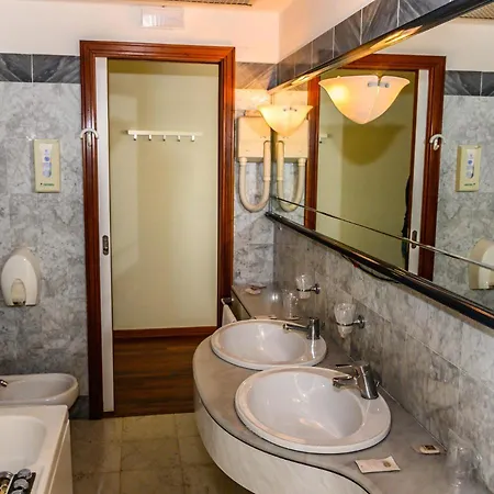 Отель Sirenella 3*