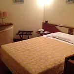 Sirenella 3*
