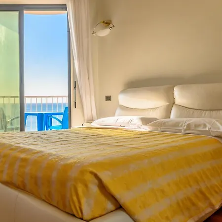 Hotel Sirenella 3*